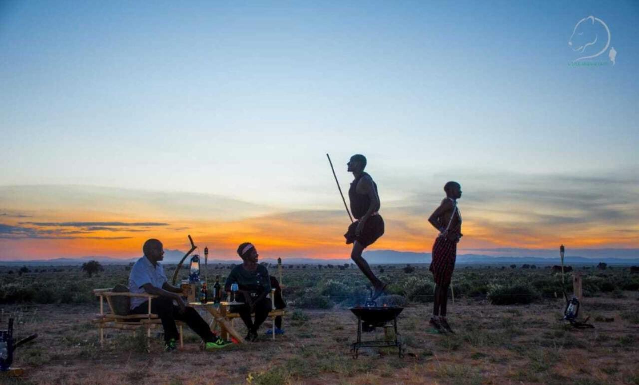 Amanya Camp1-Bed King Lion Tent in Amboseli NP Bagian luar foto