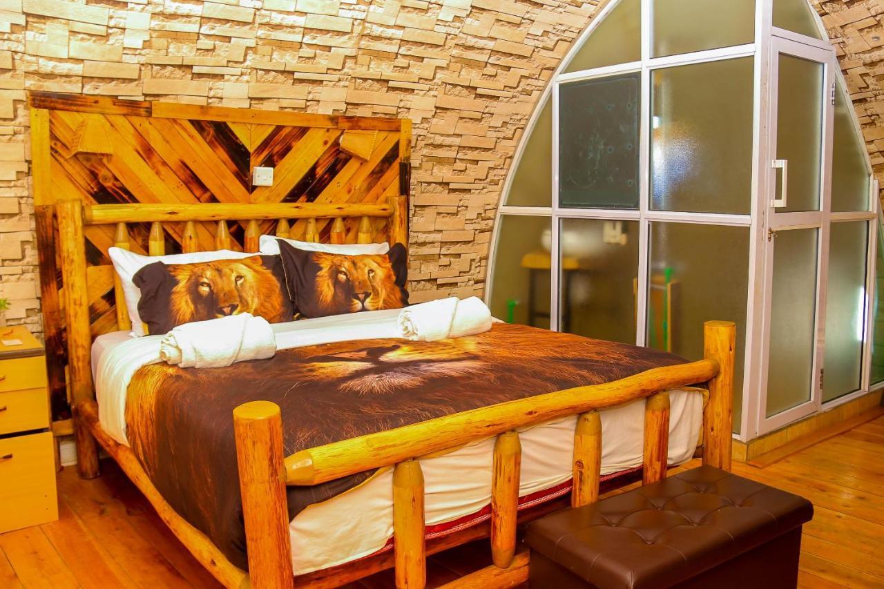 Amanya Camp1-Bed King Lion Tent in Amboseli NP Bagian luar foto