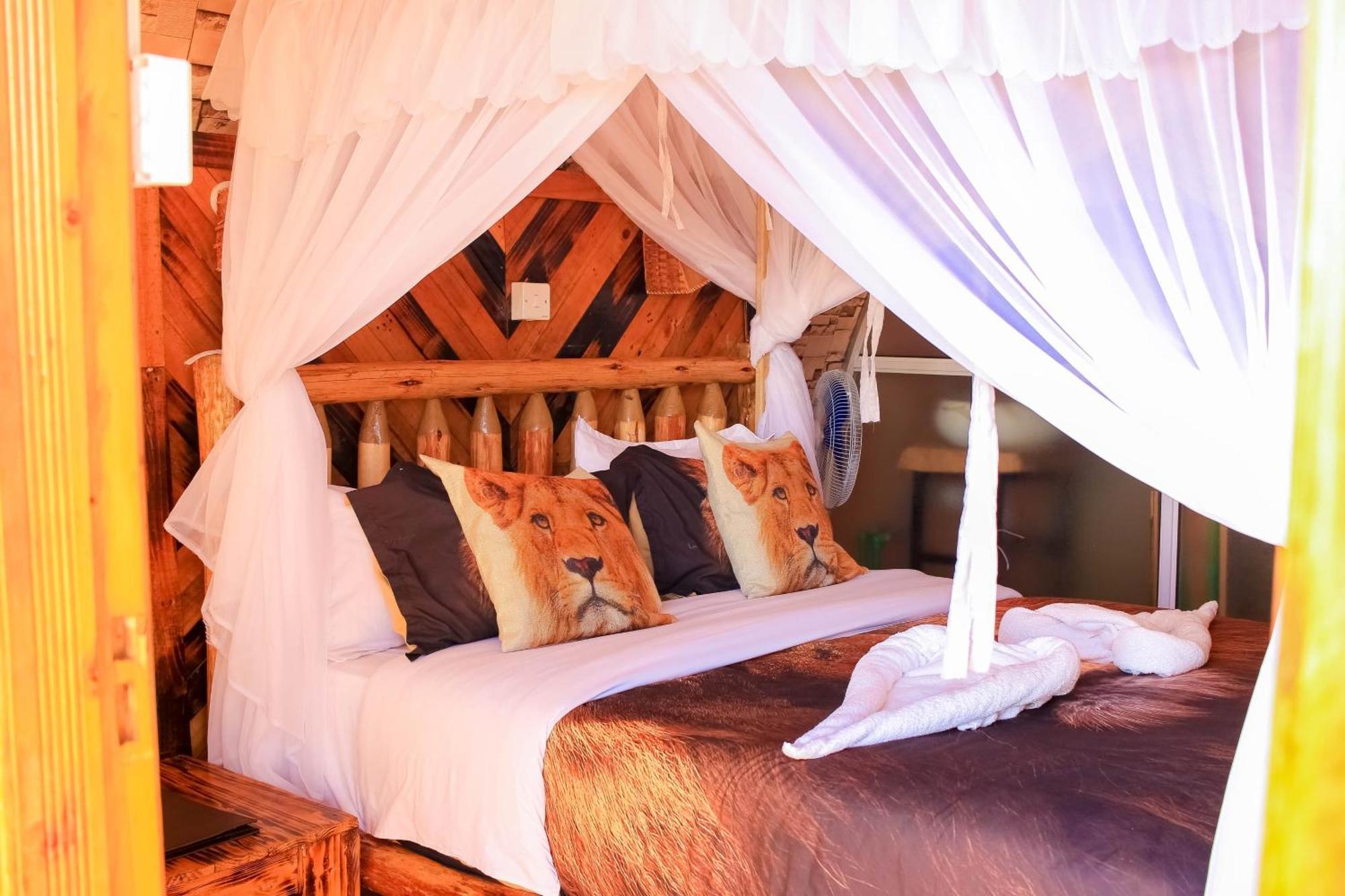 Amanya Camp1-Bed King Lion Tent in Amboseli NP Bagian luar foto